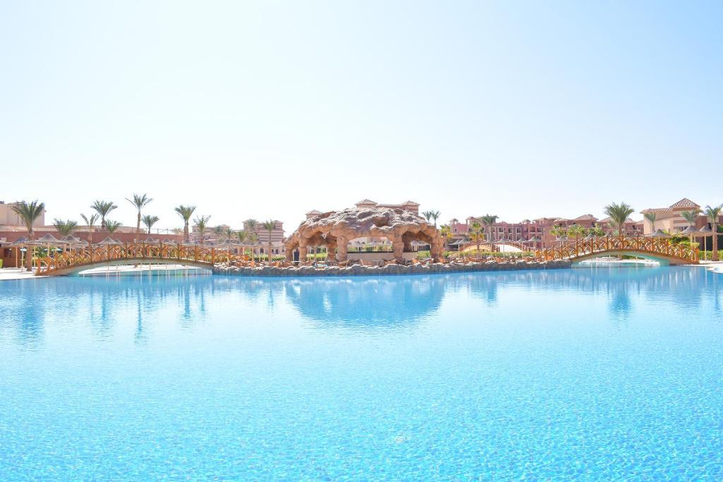 Parrotel Lagoon Waterpark Resort
